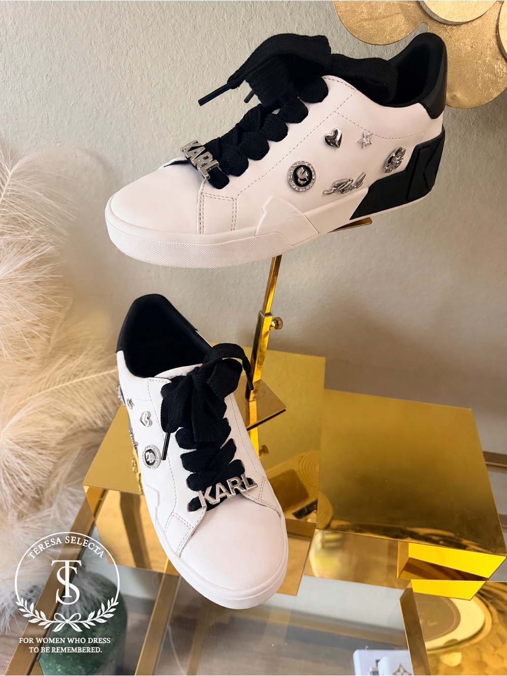 Karl Lagerfeld Paris Maddisen White Black Logo Charm Sneakers Size 8M